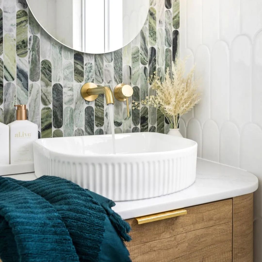 Archie 415x365x100 Gloss White Fluted Basin